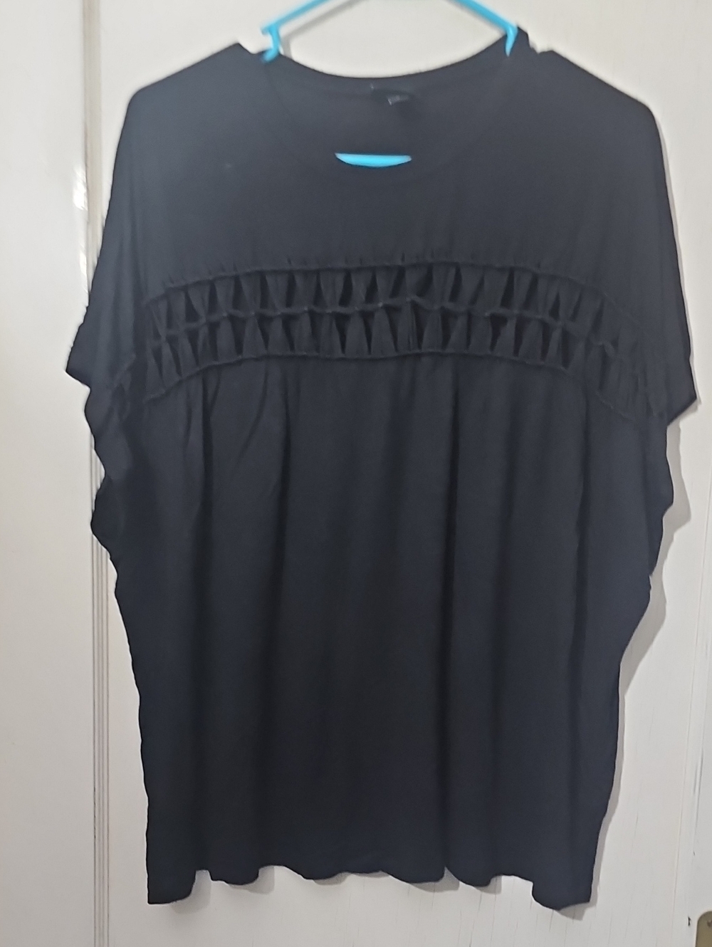 Black Torrid Sz 2 Women's Short Sleeve Gathered Yoke Top